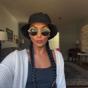 Meet your Posher, Kavya